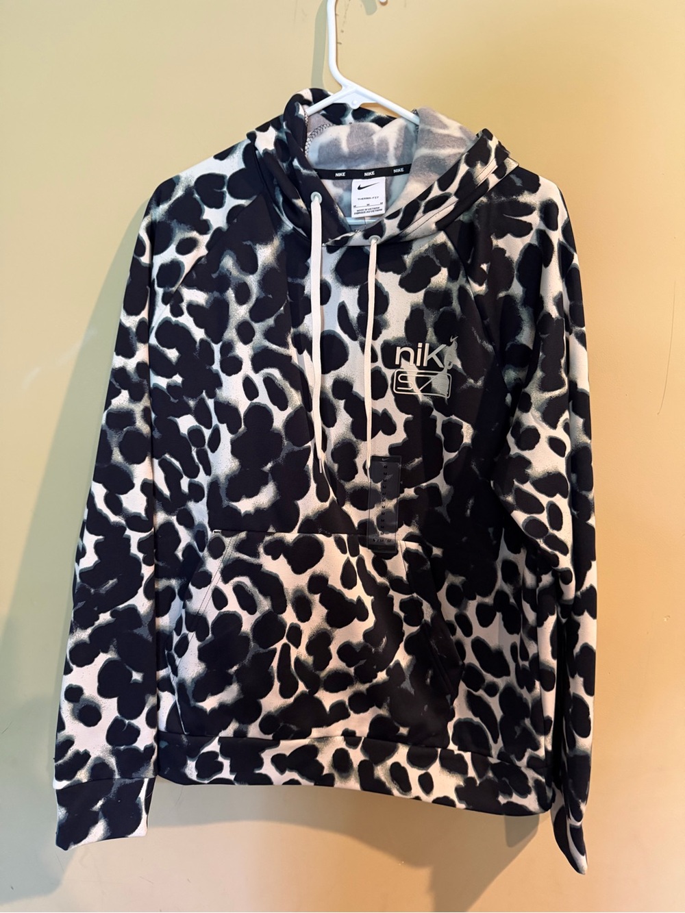 Nike Nike Studio '72 Men's Therma-FIT
Hooded Fitness Pullover